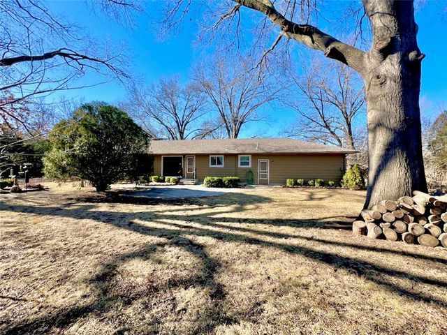 1348 Engel Road, Lawrence, KS 66044