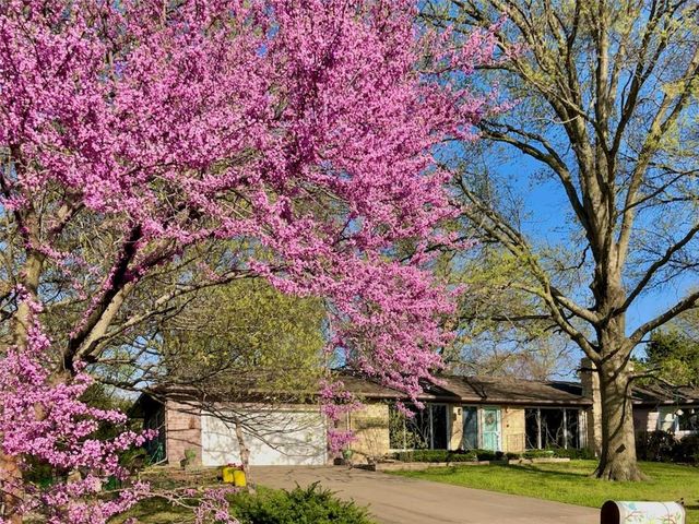 1348 Engel Road, Lawrence, KS 66044