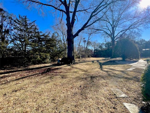 1348 Engel Road, Lawrence, KS 66044