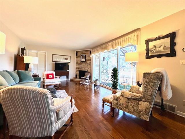 1348 Engel Road, Lawrence, KS 66044