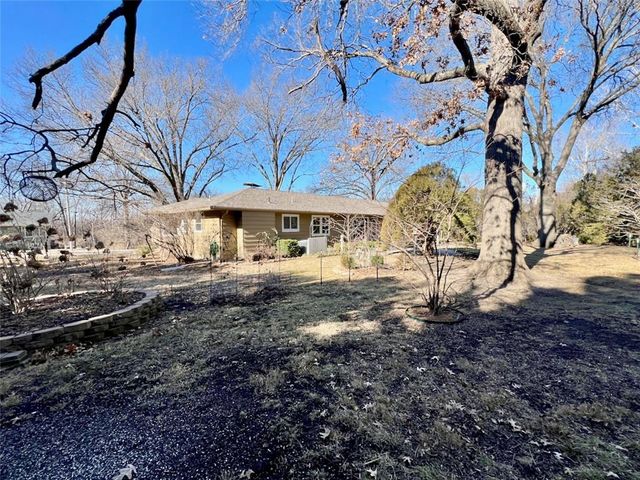 1348 Engel Road, Lawrence, KS 66044