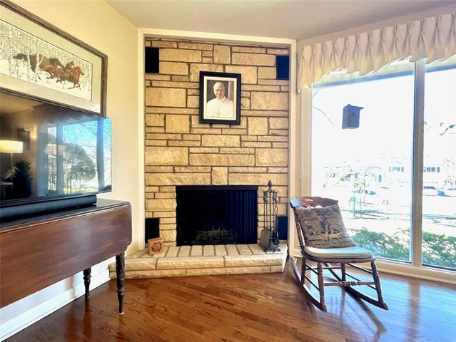 1348 Engel Road, Lawrence, KS 66044