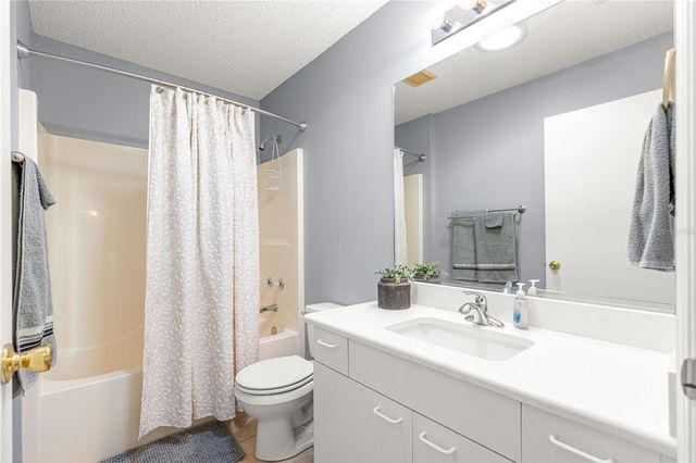 2140 ESTEVEZ DRIVE, Lady Lake, FL 32159