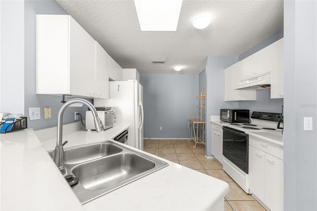 2140 ESTEVEZ DRIVE, Lady Lake, FL 32159