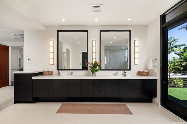 4366 Royal Place, Honolulu, HI 96816