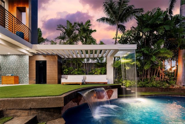 4366 Royal Place, Honolulu, HI 96816