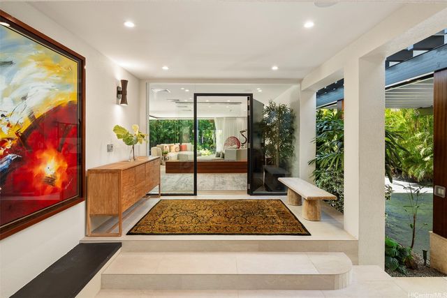 4366 Royal Place, Honolulu, HI 96816