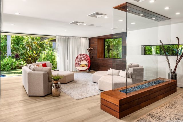 4366 Royal Place, Honolulu, HI 96816