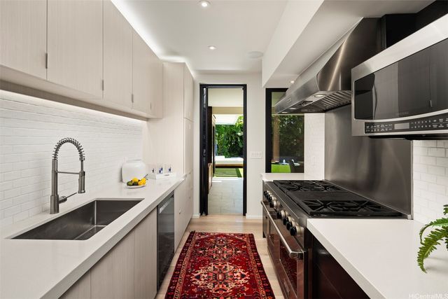 4366 Royal Place, Honolulu, HI 96816