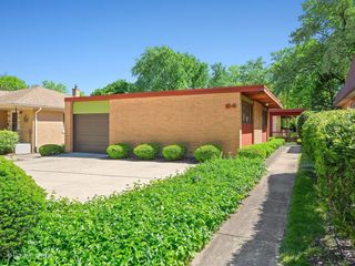 24 E Harding Avenue, La Grange Park, IL 60526