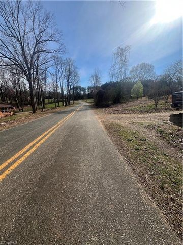 8516 Hudson-James Road, Summerfield, NC 27358