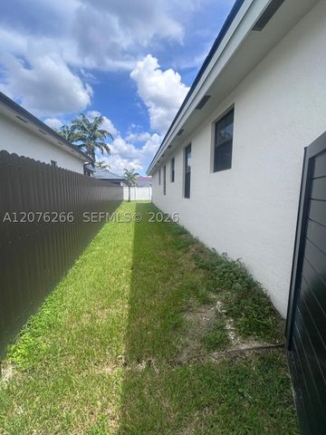 14435 SW 13th Ter, Miami, FL 33184