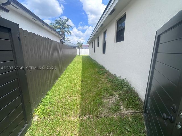 14435 SW 13th Ter, Miami, FL 33184