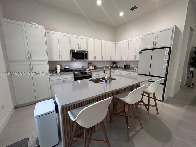 14435 SW 13th Ter, Miami, FL 33184