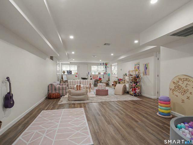 48 North Meadows Lane, Stamford, CT 06903