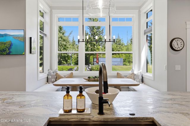 2697 S Espinazo Dr, Coeur D'alene, ID 83814