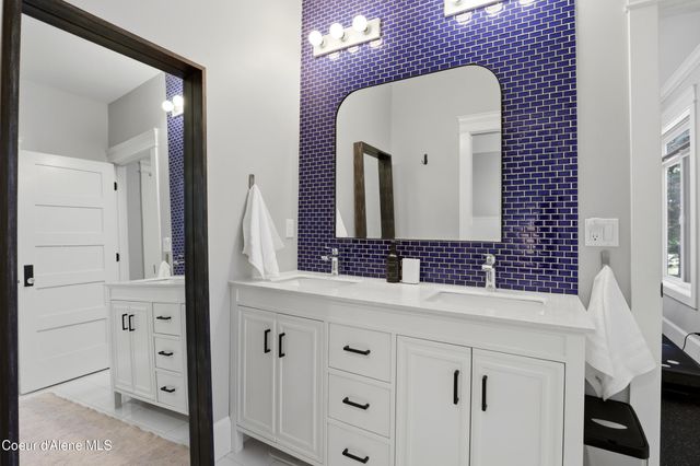 2697 S Espinazo Dr, Coeur D'alene, ID 83814