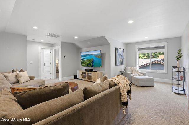 2697 S Espinazo Dr, Coeur D'alene, ID 83814