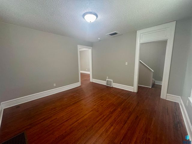 413 S Walts Ave Avenue, Sioux Falls, SD 57104