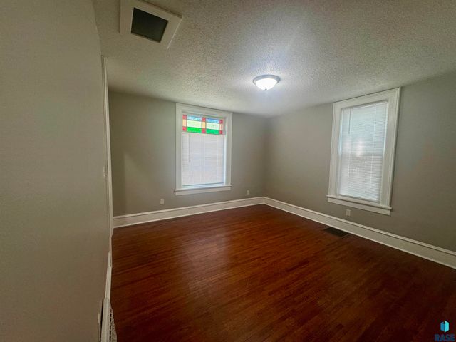 413 S Walts Ave Avenue, Sioux Falls, SD 57104