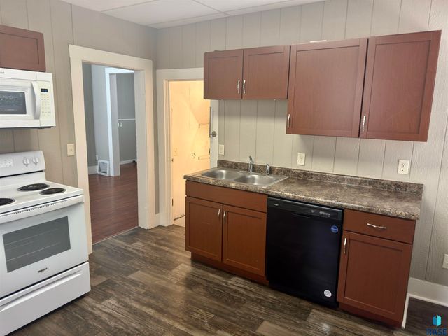 413 S Walts Ave Avenue, Sioux Falls, SD 57104