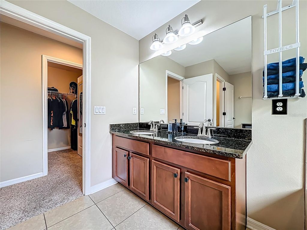 Image 17 of property listing at 10110 ARMANDO CIRCLE, Orlando, FL 32825