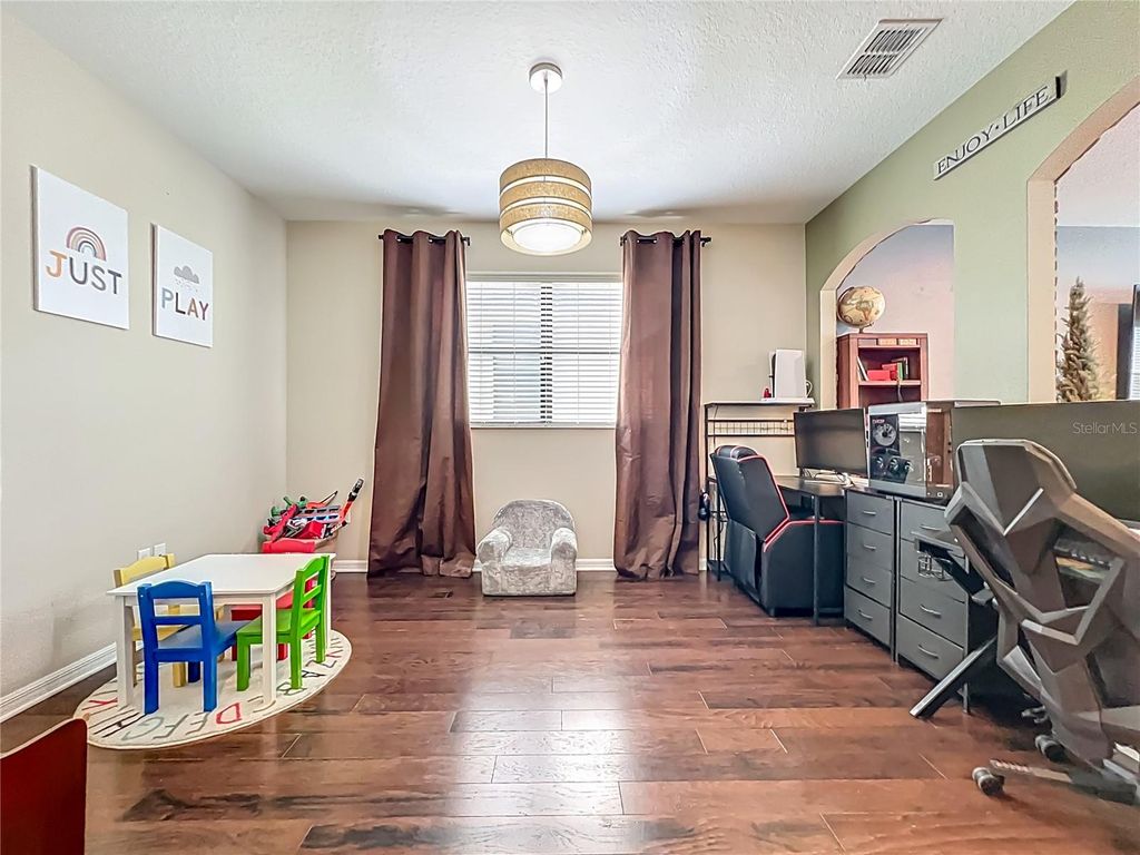 Image 24 of property listing at 10110 ARMANDO CIRCLE, Orlando, FL 32825