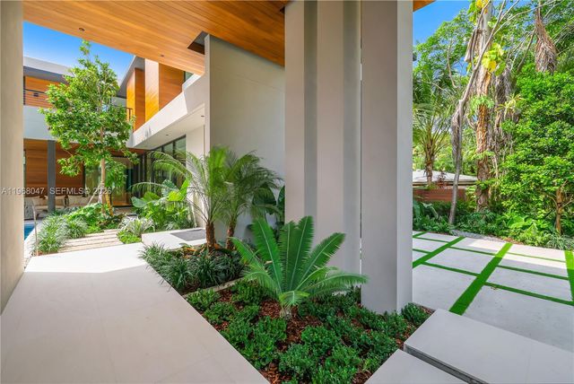 2497 Abaco Avenue, Miami, FL 33133
