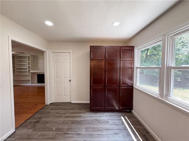 800 Edinburgh Drive, Jamestown, NC 27282