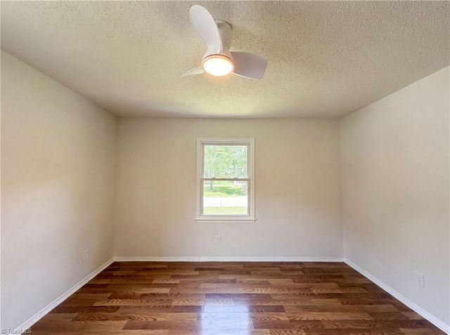 800 Edinburgh Drive, Jamestown, NC 27282
