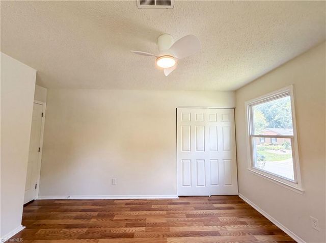 800 Edinburgh Drive, Jamestown, NC 27282