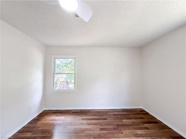 800 Edinburgh Drive, Jamestown, NC 27282
