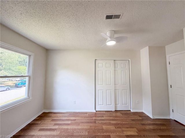 800 Edinburgh Drive, Jamestown, NC 27282