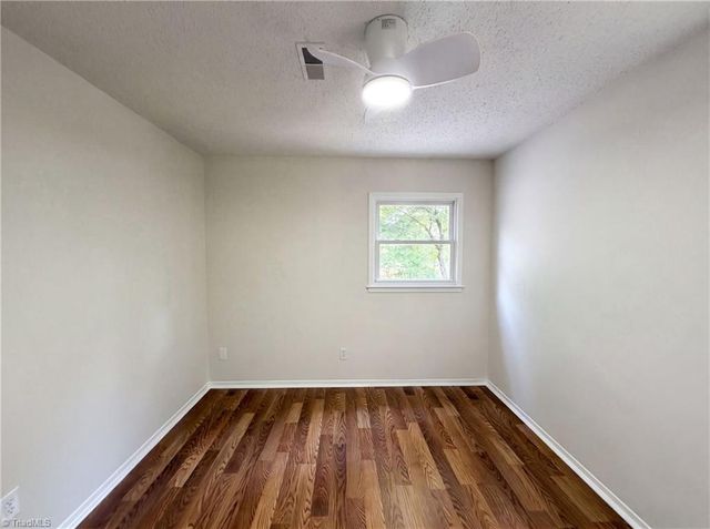 800 Edinburgh Drive, Jamestown, NC 27282