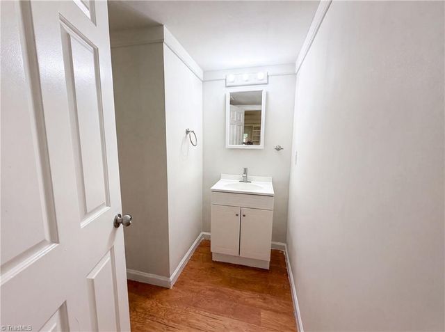 800 Edinburgh Drive, Jamestown, NC 27282