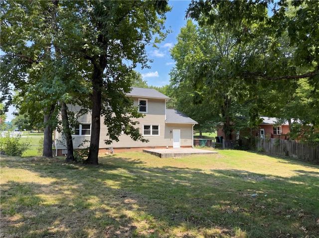 800 Edinburgh Drive, Jamestown, NC 27282