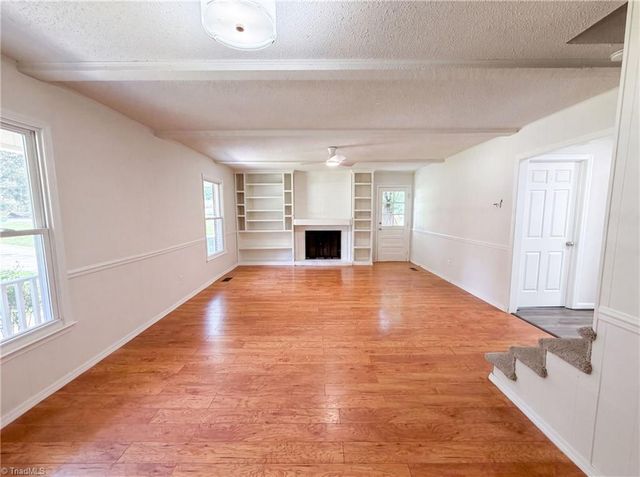 800 Edinburgh Drive, Jamestown, NC 27282