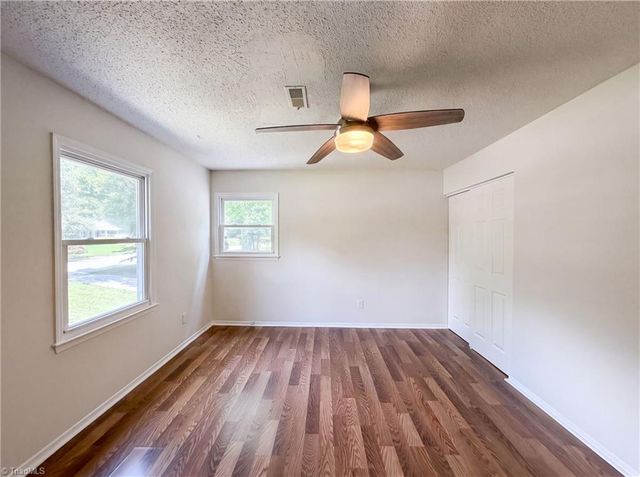 800 Edinburgh Drive, Jamestown, NC 27282