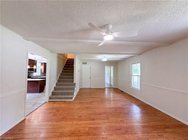 800 Edinburgh Drive, Jamestown, NC 27282