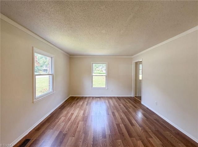800 Edinburgh Drive, Jamestown, NC 27282
