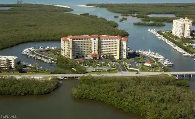 13115 Vanderbilt Dr, Naples, FL 34110