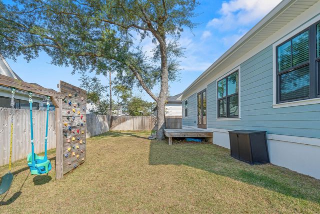 305 Sweet Basil Lane, Niceville, FL 32578