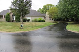 101 Willow Brook Drive NE, Warren, OH 44484