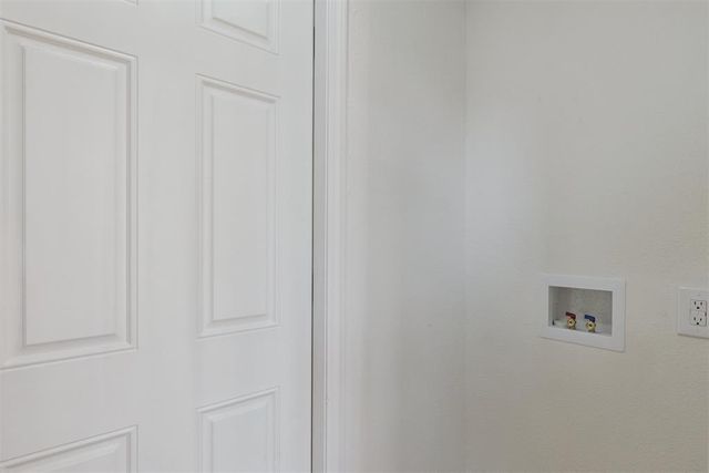 1048 NW 25th Street, Moore, OK 73160