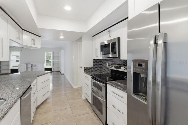 7 SYCAMORE CIRCLE, Homosassa, FL 34446