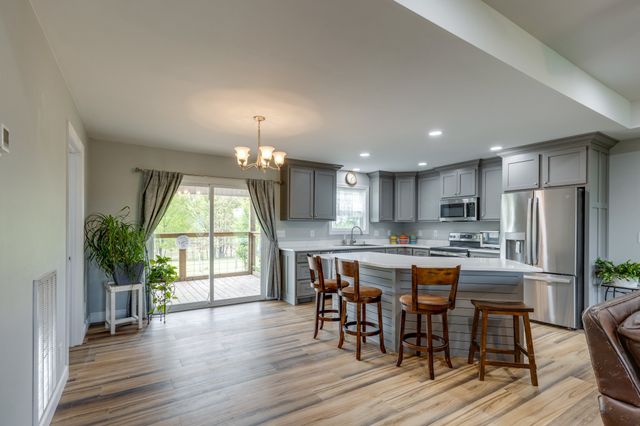 106 Blaine Ln, Summertown, TN 38483