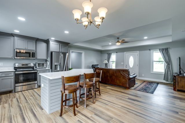 106 Blaine Ln, Summertown, TN 38483