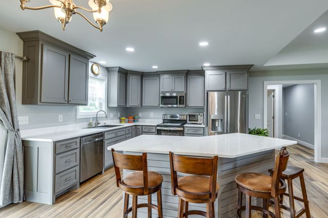 106 Blaine Ln, Summertown, TN 38483