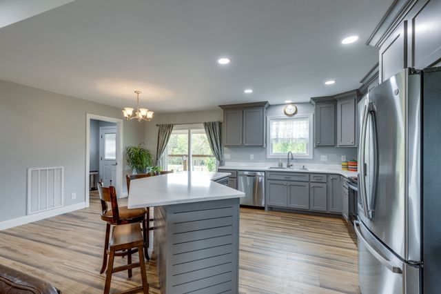 106 Blaine Ln, Summertown, TN 38483