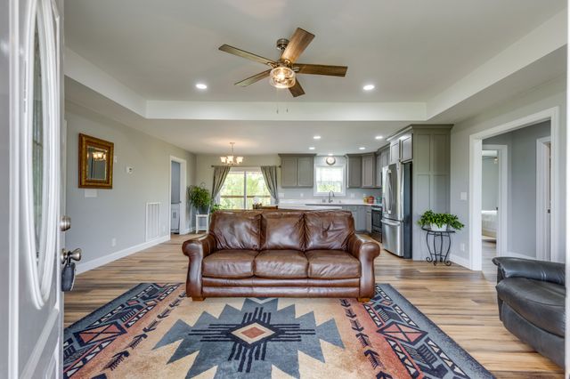 106 Blaine Ln, Summertown, TN 38483